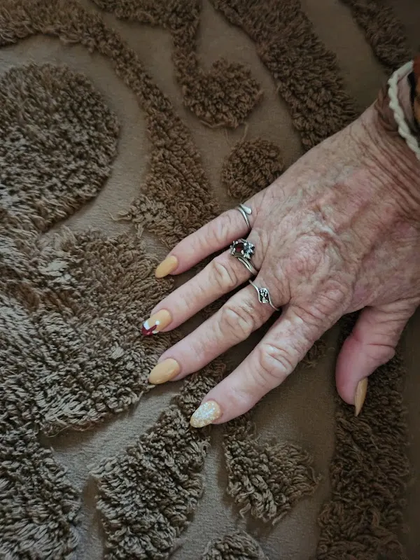 Paint me pretty nails — Nail salon in Goodyear